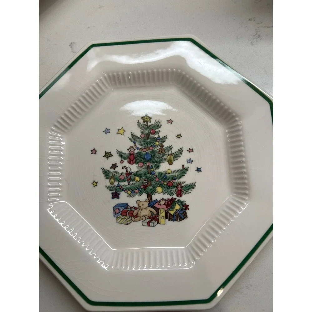 Vintage Nikko Christmastime Christmas Tree‎ Holiday Dinnerware 16 piece set